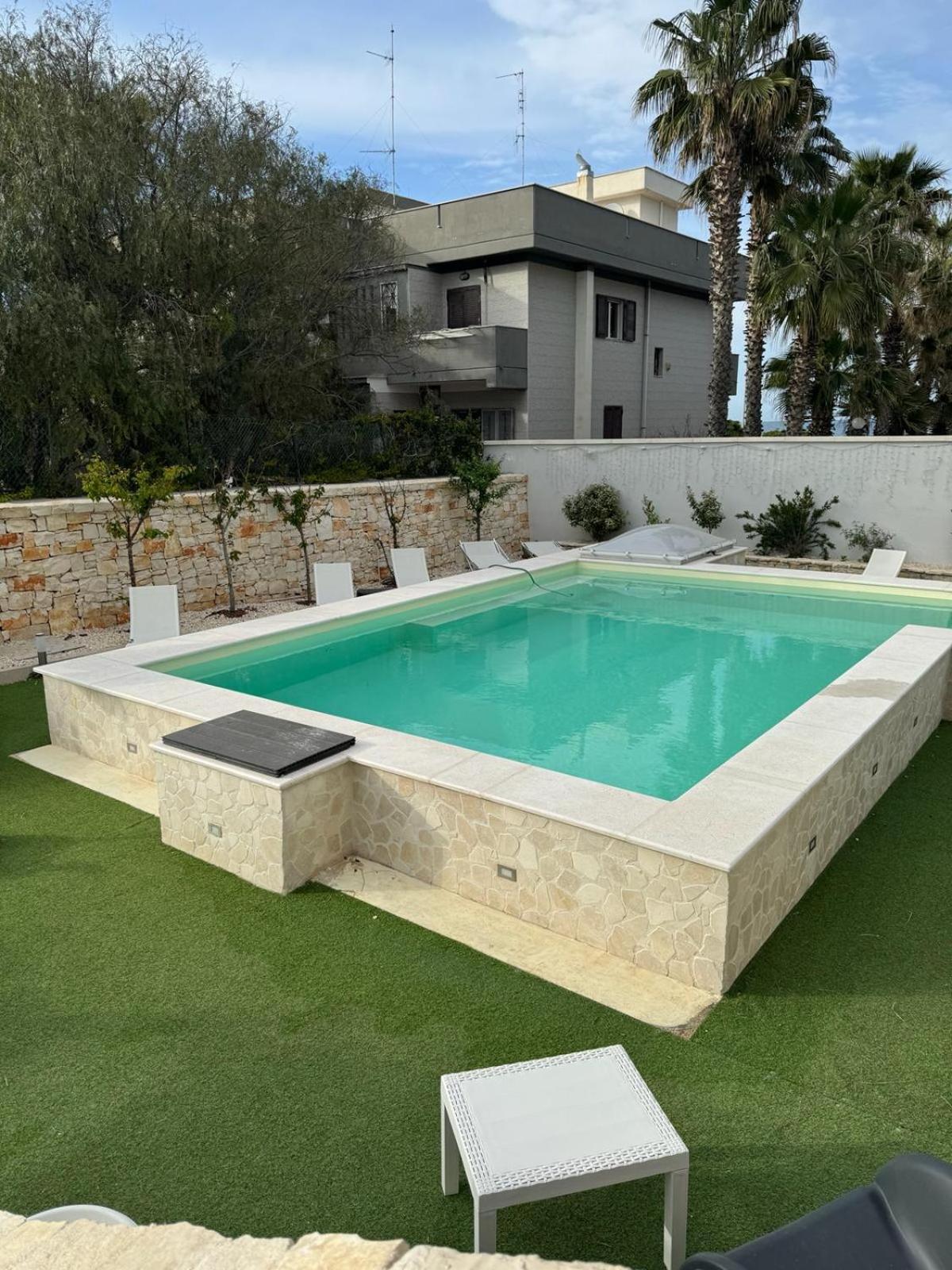 Casa Al Mare Luxury Bed & Breakfast Bari Bagian luar foto