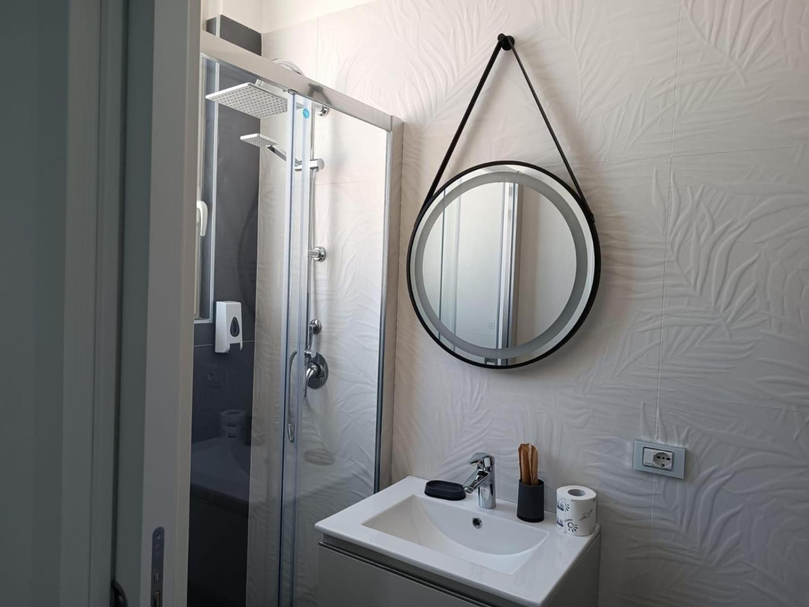 Casa Al Mare Luxury Bed & Breakfast Bari Bagian luar foto