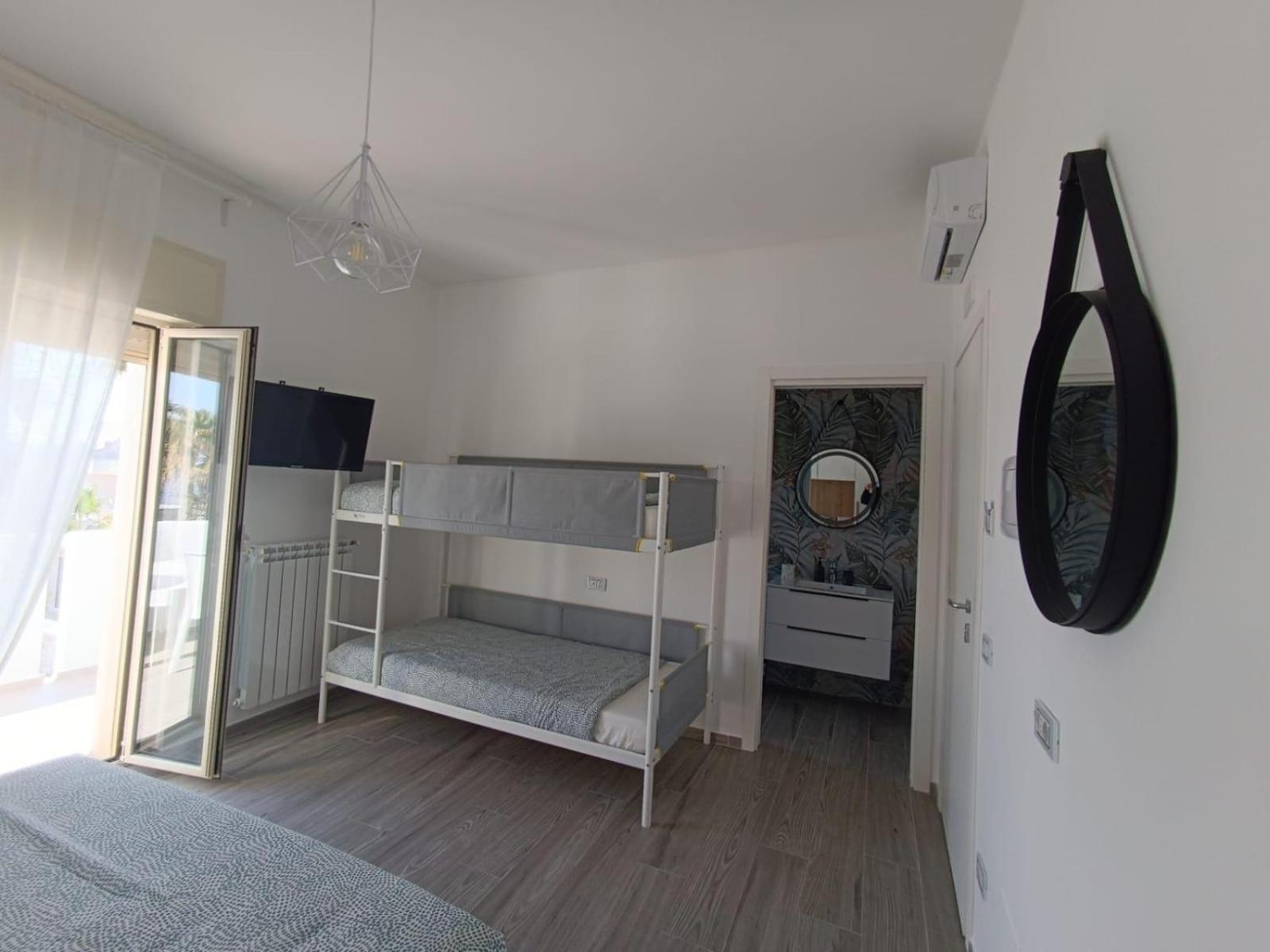 Casa Al Mare Luxury Bed & Breakfast Bari Bagian luar foto